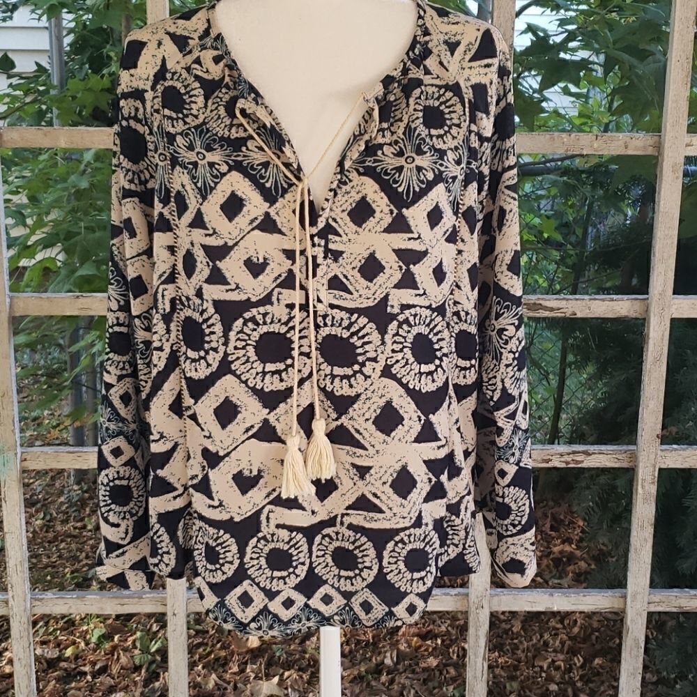 Collective Concepts Women's Top Size M‎